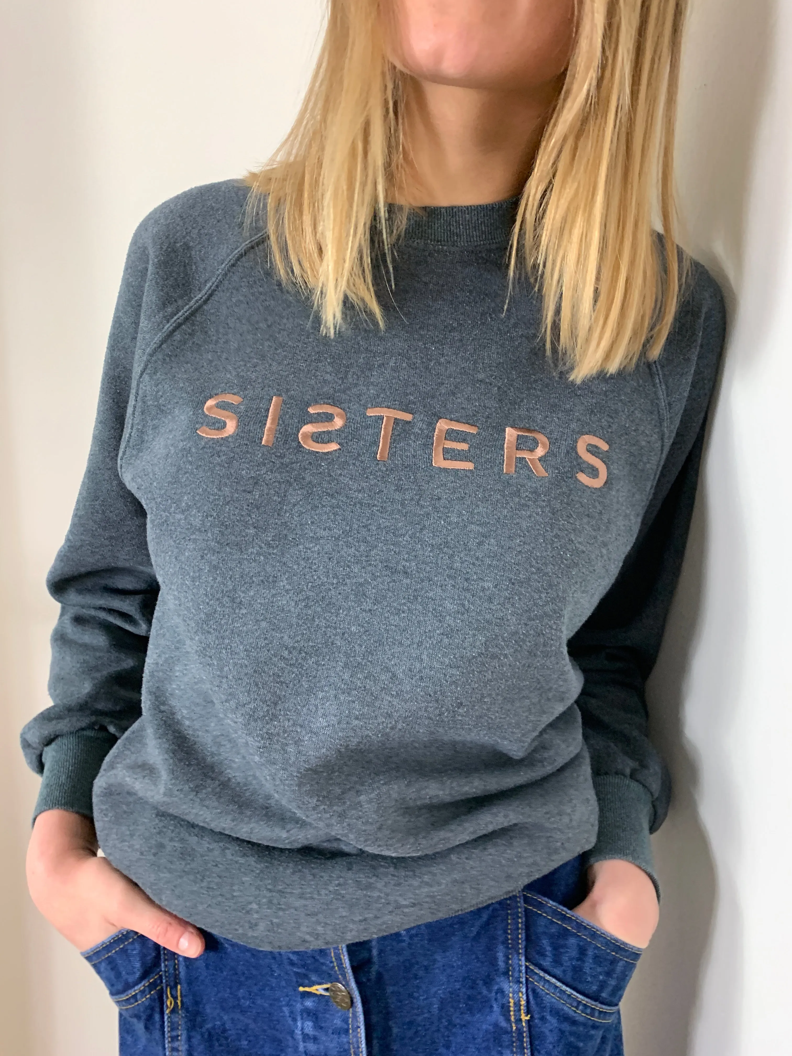 SISTERS embroidered sweatshirt S1